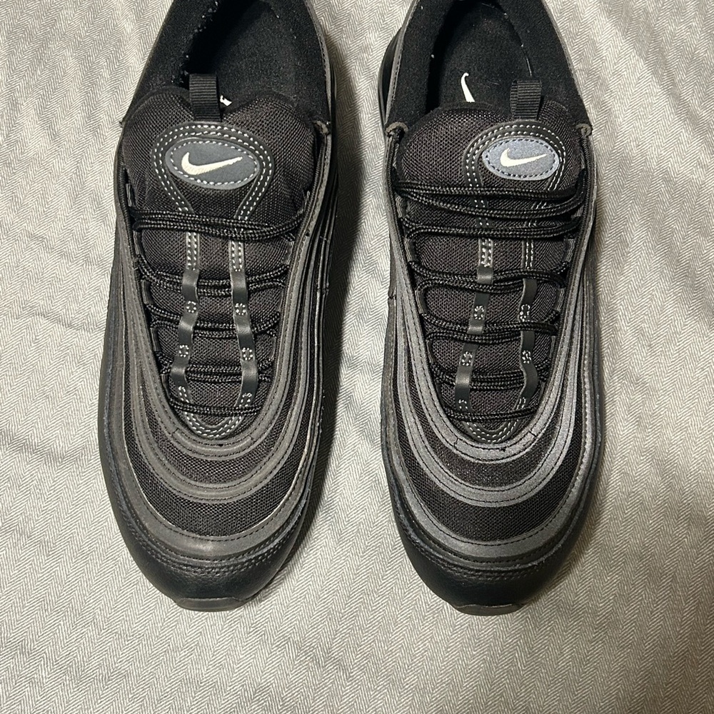 Nike Men's Black and Gray Sneakers